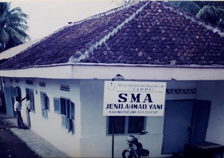 SMA Jendral Ahmad Yani Karangpucung berdiri sejak tanggal 22 April 1986