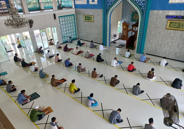 Protokol Kesehatan Masjid Nur Tjokrosiwojo Masih Diterapkan