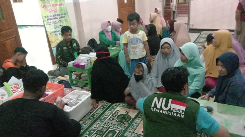Layanan Kesehatan LKNU NU Care LAZISNU Untuk Warga Terdampak Banjir Kecamatan Nusawungu
