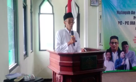 Rais Syuriyah PWNU Jateng KH Ubaidillah Shodaqoh saat hadiri Pelantikan JRA PWNU Jawa Tengah