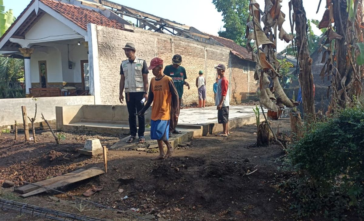 aksi benah rumah ansor Binangun bantu warga korban kebakaran