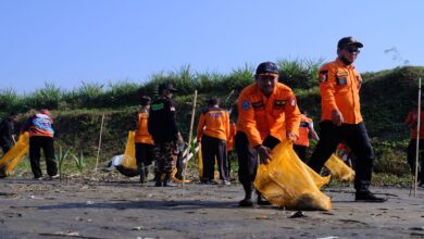 NU Cilacap Peduli terlibat bersih pantai widarapayung