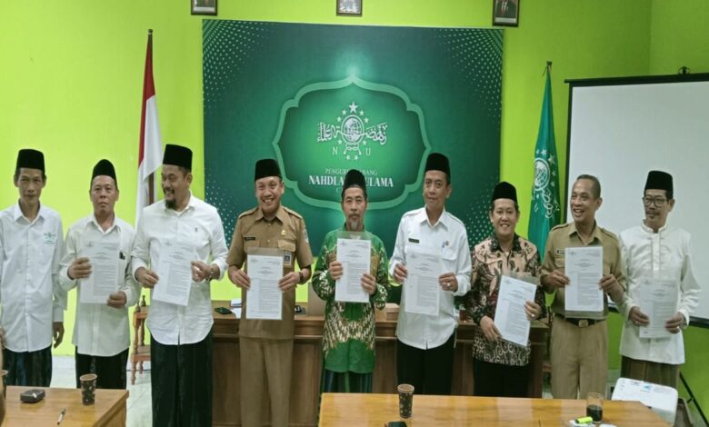 Lembaga PCNU Cilacap terima SK