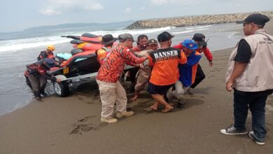 Tim NU Cilacap Peduli terlibat pencarian korban laka laut di Pantai Kemiren Cilacap