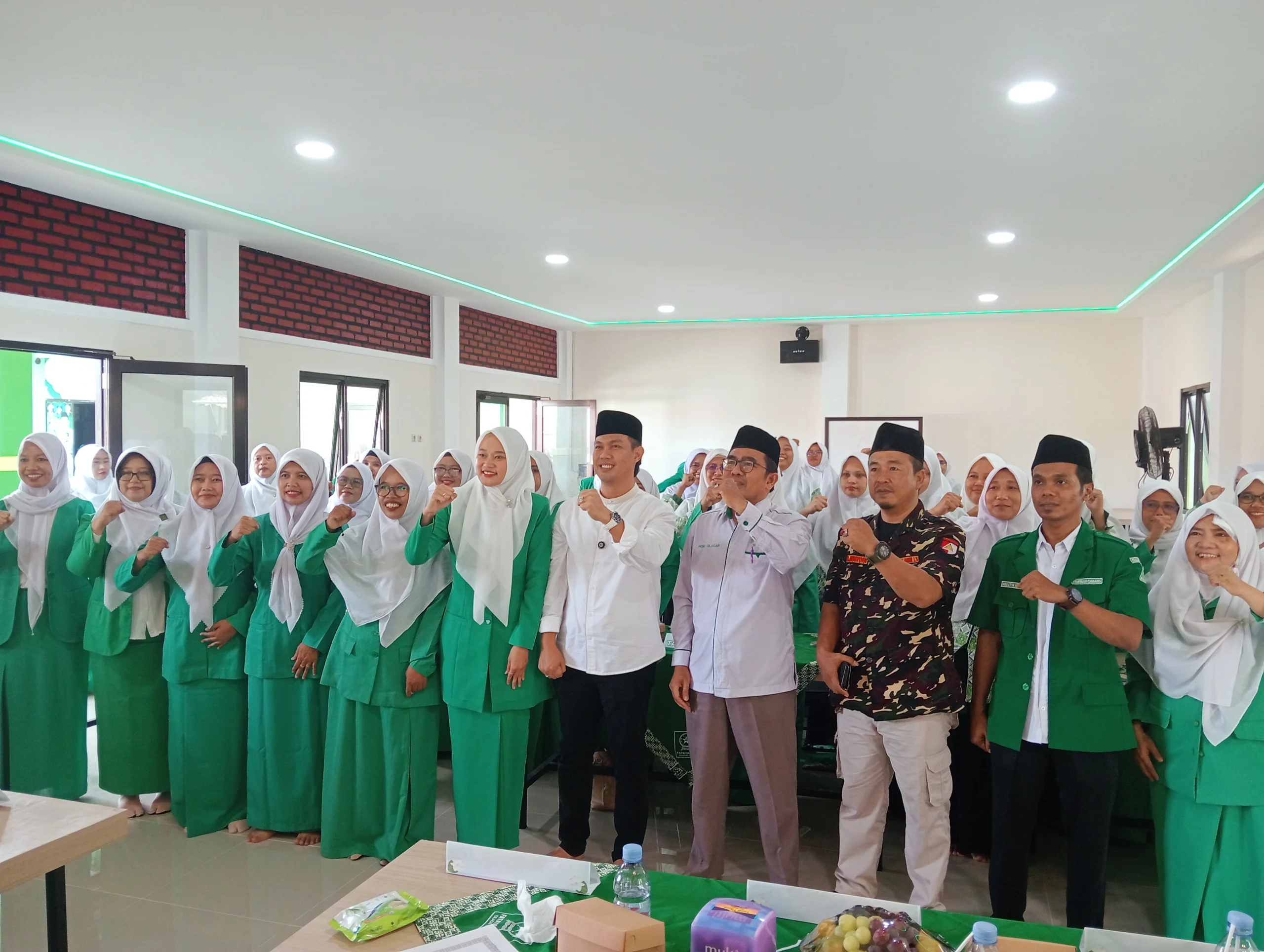 Pembukaan LKL PC Fatayat NU Cilacap dihadiri Bupati Cilacap, Sabtu (27/27/2025)
