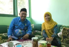 Kepala KUA saat diwawancarai oleh reporter NU Cilacap Online (08/10/2025) di Kantor KUA