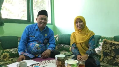 Kepala KUA saat diwawancarai oleh reporter NU Cilacap Online (08/10/2025) di Kantor KUA