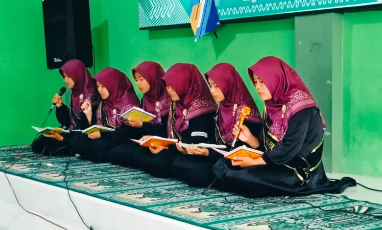 Lomba Albarzanji dan bola kasti warnai HSN Fatayat Karangpucung