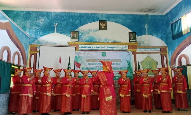 Lomba Paduan Suara Hari Santri PAC Fatayat NU Adipala