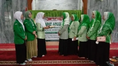Rapat Anggota PR Fatayat NU Surusunda Karangpucung memilih Rusyati sebagai ketua masa khidmat 2025-2028
