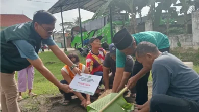 Wakil Ketua PCNU Cilacap KH Mahfudz Fauzi tengah menyembelih Hewan Dam Haji (28/05/2026)