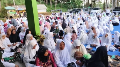 Ribuan jamaah padati area Gedung Sekber MWCNU Cimanggu ikuti gerbuhu di hari Arafah, Selasa (27/05/2025)
