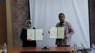 Ketua ISNU Cilacap Dr. Umi Zulfa dan Rektor UNAIC, Sarwa, AMK tanda tangani nota kesepahaman (MoU)