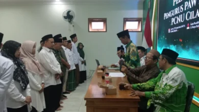 Kiai Abdal Malik memimpin baiat reposisi pengurus antar waktu (PAW) Lmbaga NU Cilacap, Jumat (15/05/2026)