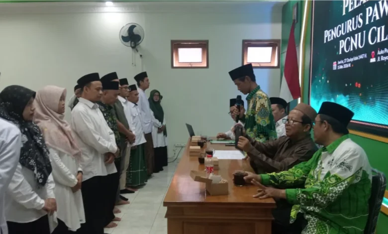 Kiai Abdal Malik memimpin baiat reposisi pengurus antar waktu (PAW) Lmbaga NU Cilacap, Jumat (15/05/2026)