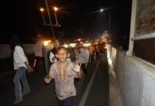 pawai obor meriahkan malam takbiran idul adha di Desa Bajing
