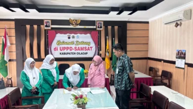 Ketua PC Fatayat NU Cilacap Puji Iriyanti tandatangai MoU kerjasama dengan UPPD Samsat Cilacap (23/06/2026)