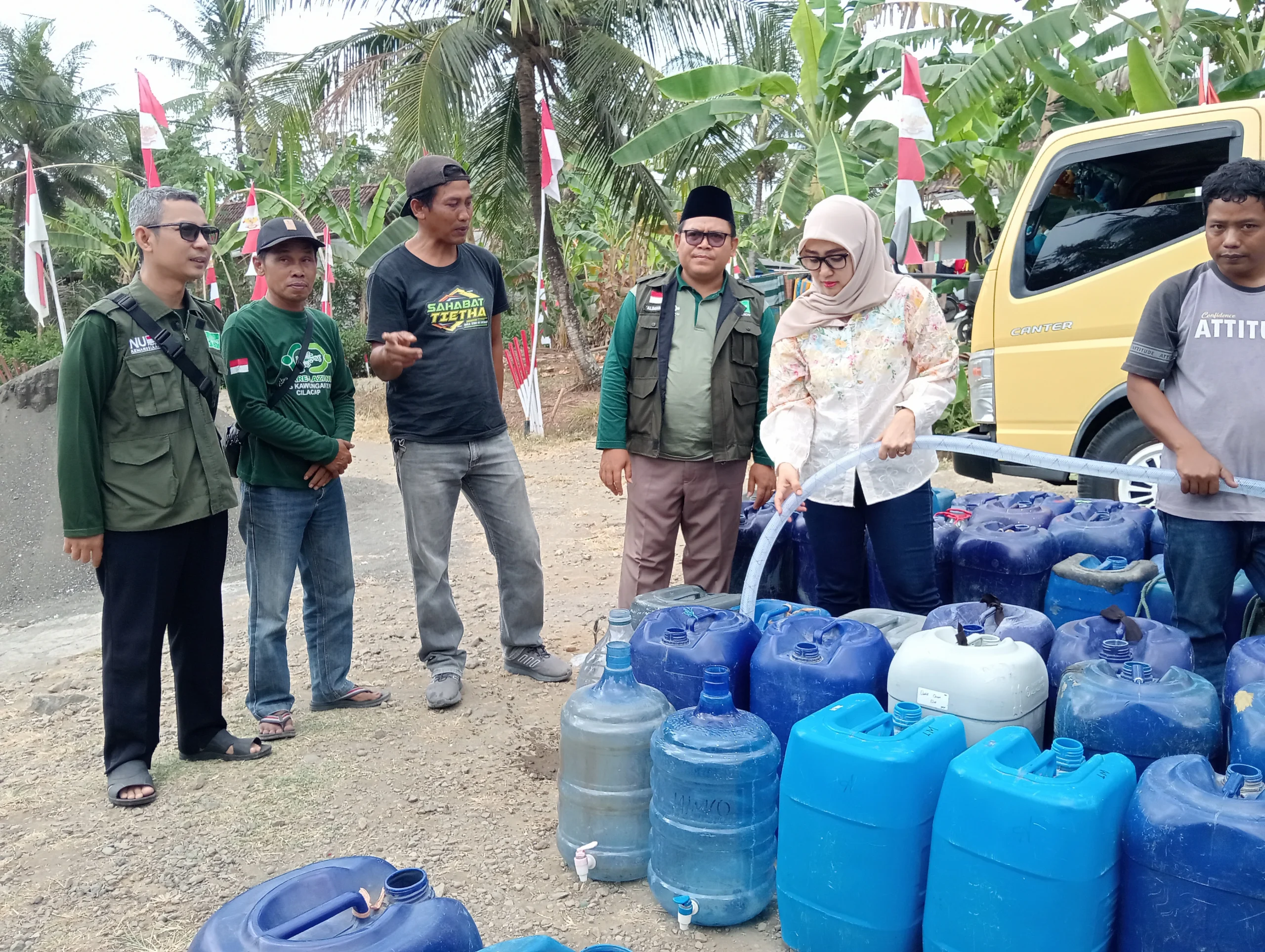 Pentasarufan air bersih di Desa Bojong Kawunganten 