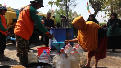 Warga terdampak kekeringan di Karangbenda (13/08/2026)