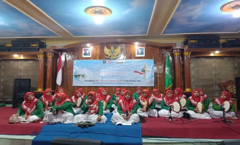 tim hadrah gabungan fatayat NU Jetis